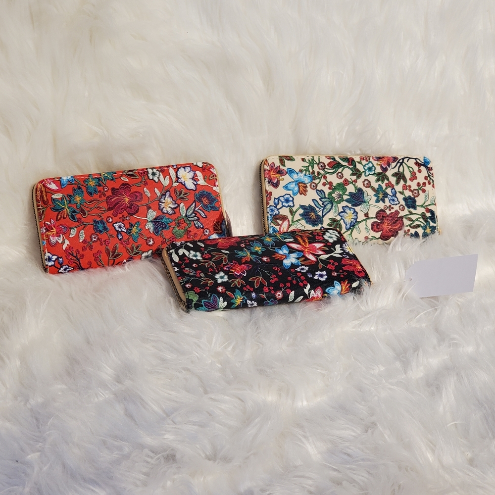 ❤️❤️ Floral Wallet NWT. Faux Leather - Picture 8 of 12
